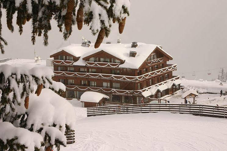 Grand Hotel Au Rond Point Des Pistes Courchevel Exterior foto